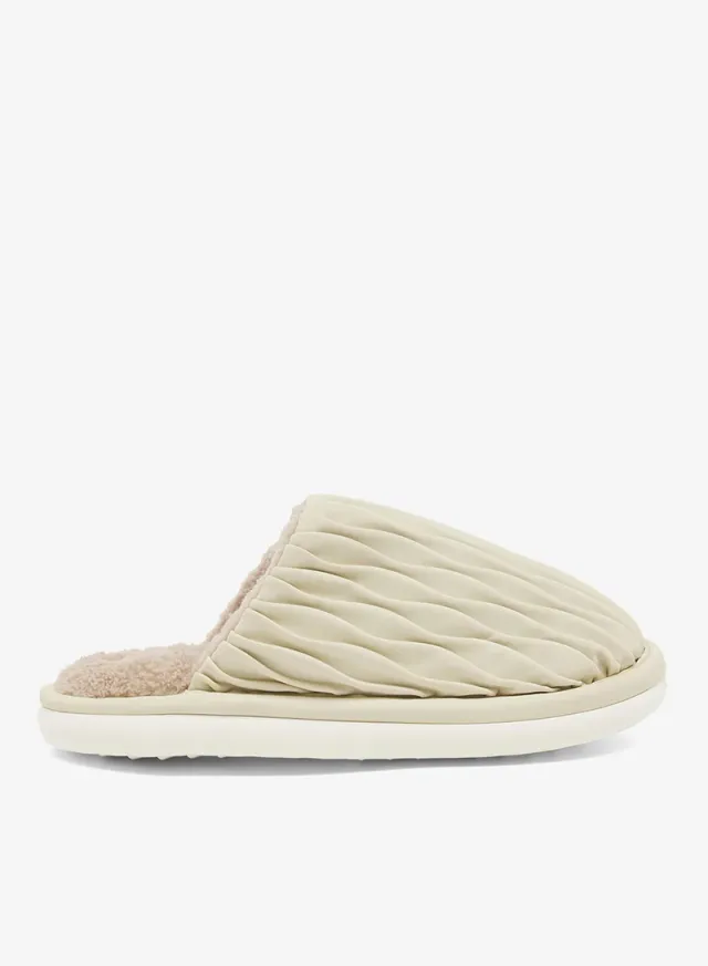 Cozy Bedroom Slippers Beige