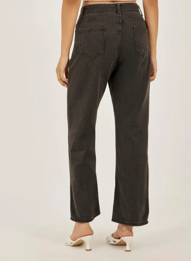 Styli Mid-Rise Straight Jeans Light Wash – image 4