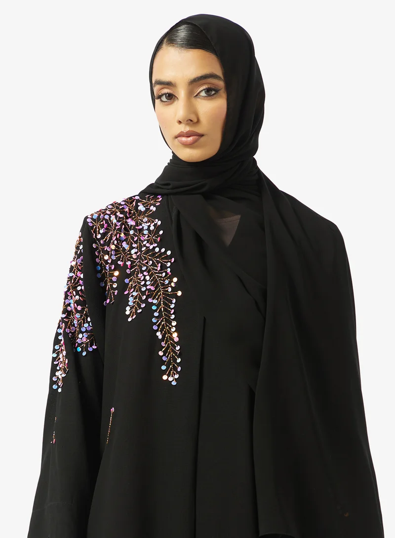 طقم عباية مزينة - أسود