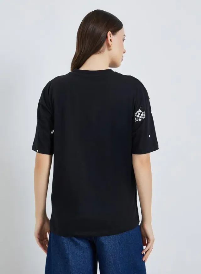Floral Embroidered Oversized T-Shirt Black – image 5