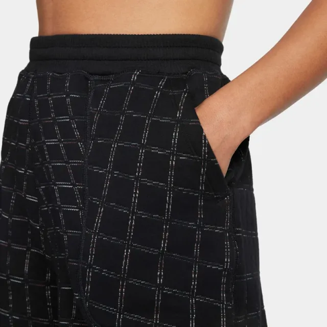Women's Training Fleece Shorts - Black – image 4