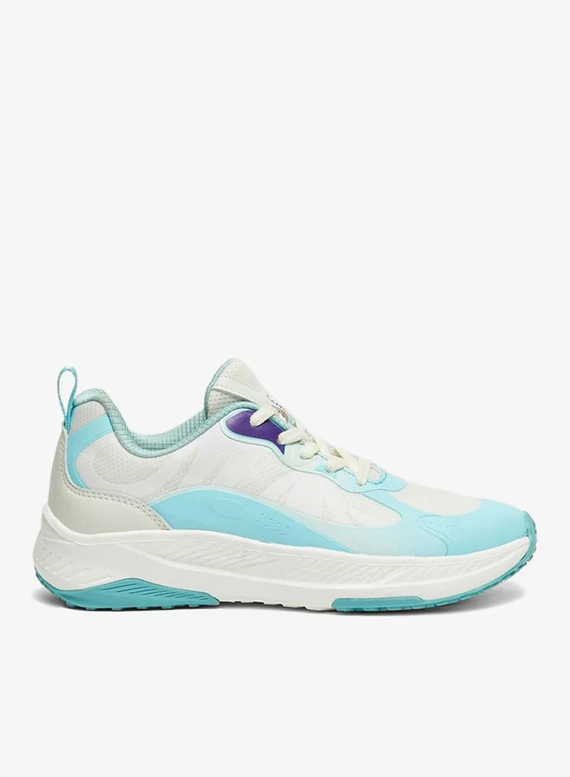 أحذية رياضية نسائية منخفضة بتصميم ملفت للنظر ومزيج ألوان جريء
