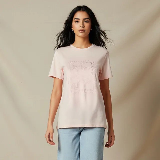 تي شيرت من القطن بقصة عادية مطرزة من Lee Cooper