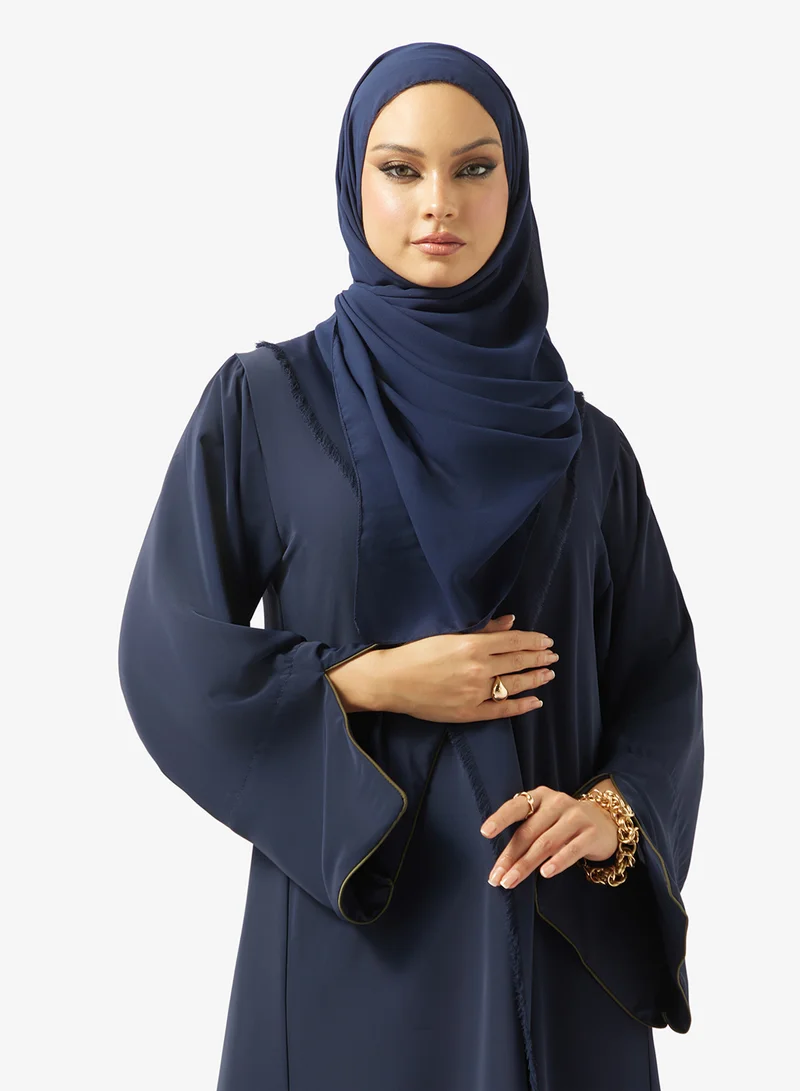 عباية مفتوحة من الأمام بتصميم كسرات مع ياقة