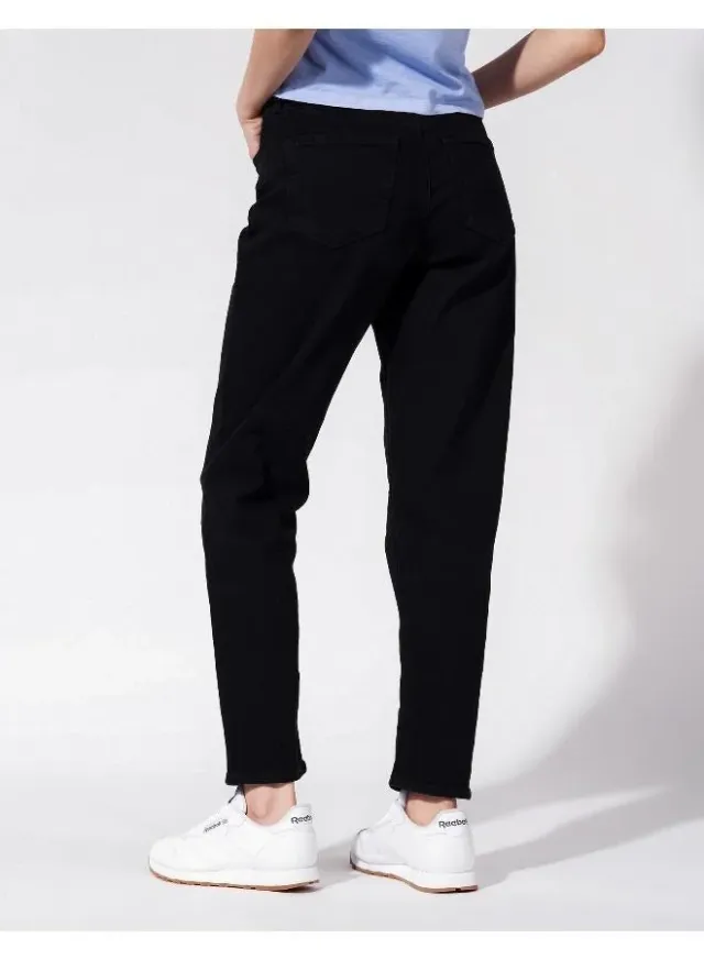 High Waist Mom Jeans – image 4