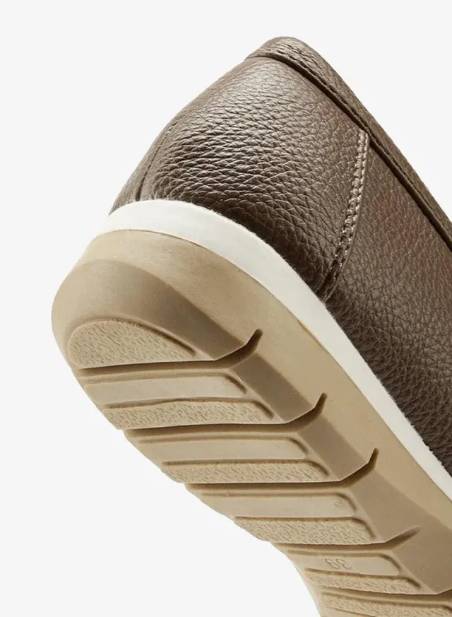 Textured Metal Accent Loafers得以实现目标。 – image 5