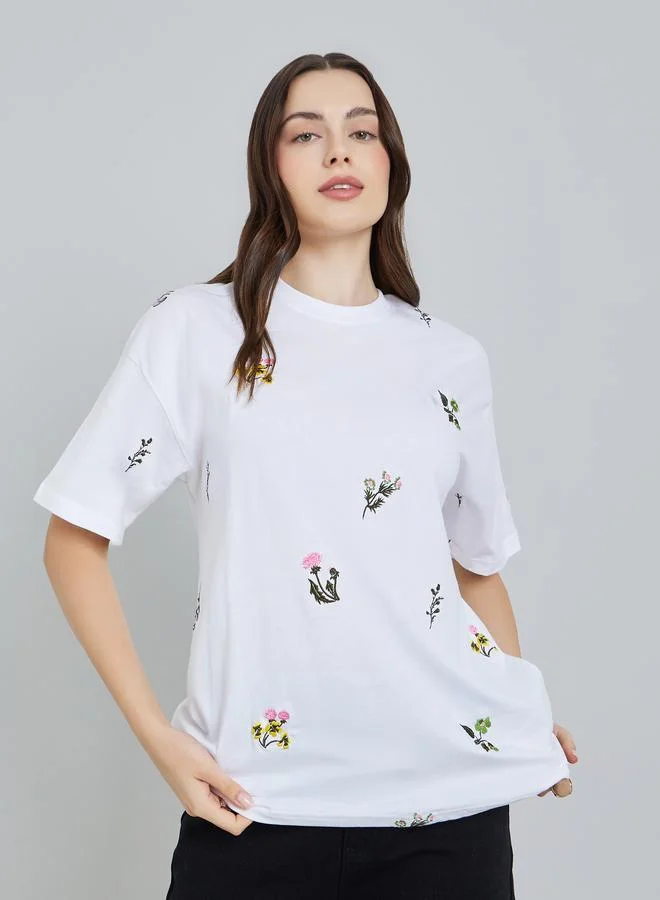 Women's Floral Embroidered Oversized T-Shirt White