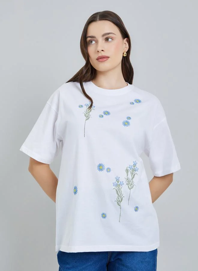 Women's Floral Embroidered Oversized T-Shirt White