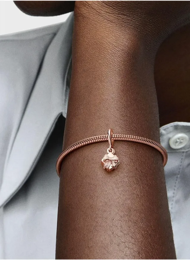 Openwork Heart Charm Bracelet Rose Gold – image 3