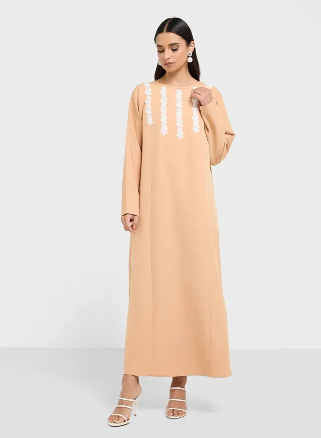 Light Beige Maxi Abaya Dress with White Floral Embroidery – image 4