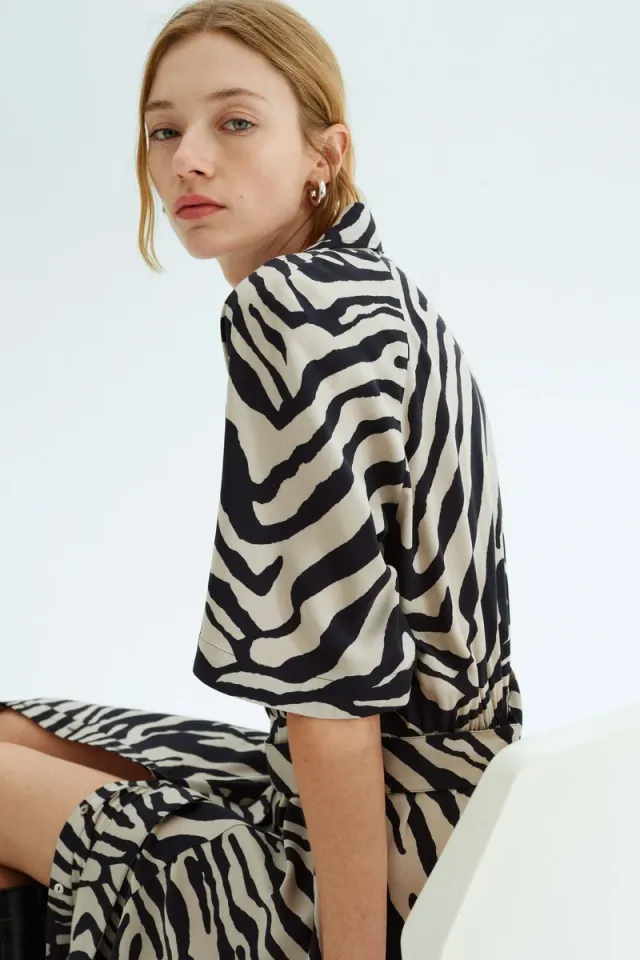 Black and Beige Printed Viscose Midi Shirt Dress – image 3