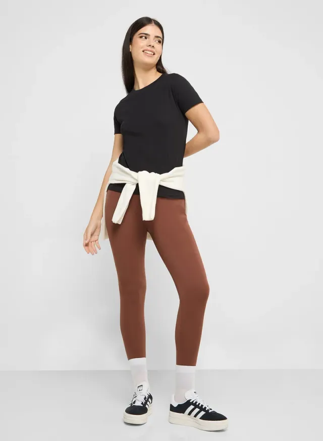 Regular Crew Neck T-shirt – image 4