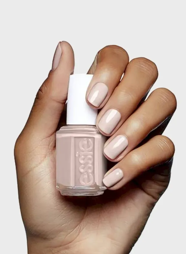 Essie Nail Polish, Burgundy Shade, 13.5ml, Vegan Formula – image 4