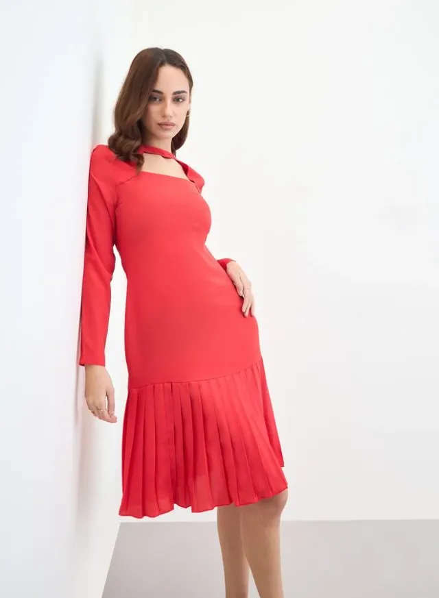 Pleated Long-Sleeve Knee-Length Dress Red