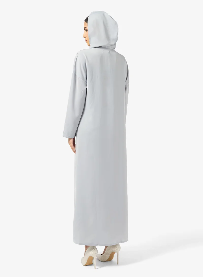 جلابية مزينة بغطاء رأس