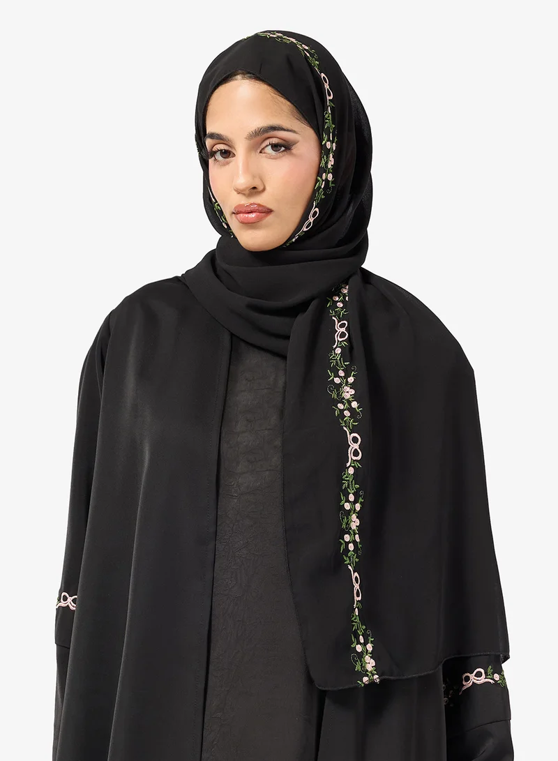 عباية بأكمام صدفية مع شيلة
