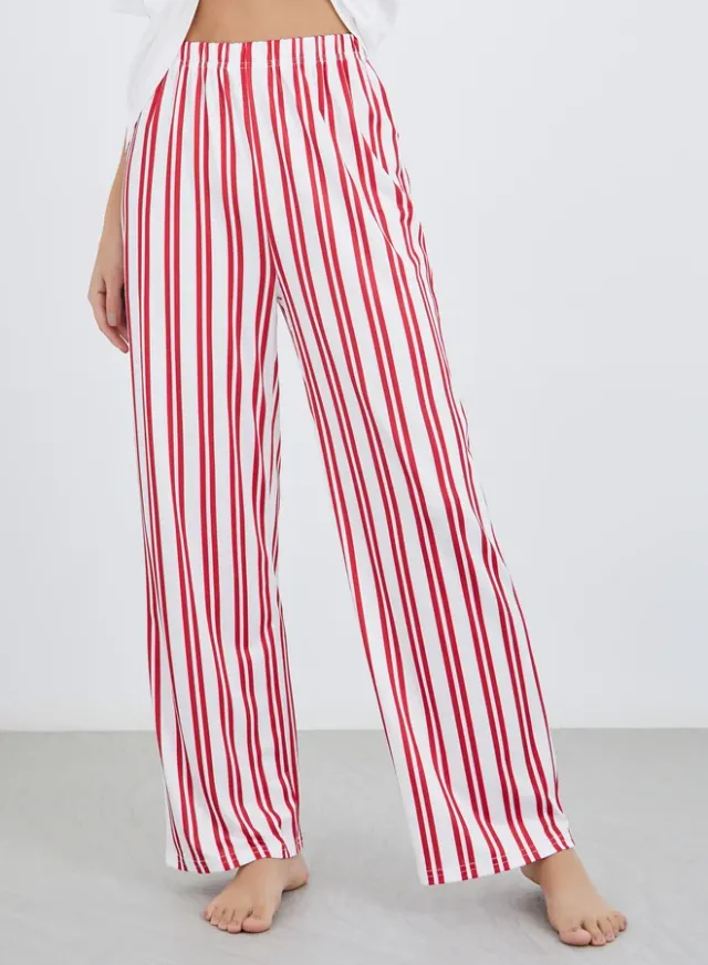 Graphic T-Shirt & Striped Pyjama Set – image 4