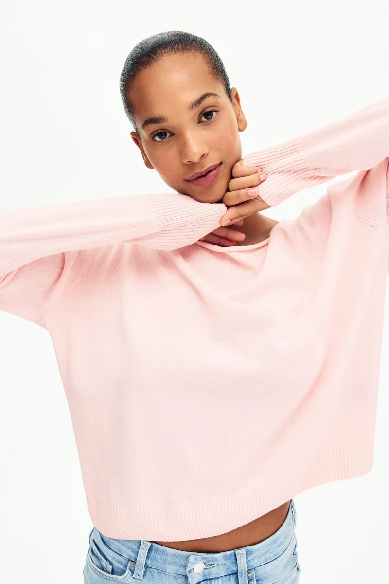Off-the-Shoulder Jumper Pale Pink