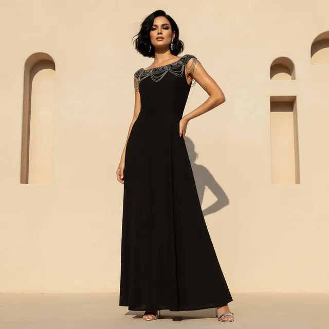 فستان سهرة ماكسي مزين بالخرز وتصميم ياقة منسدلة على شكل عقد