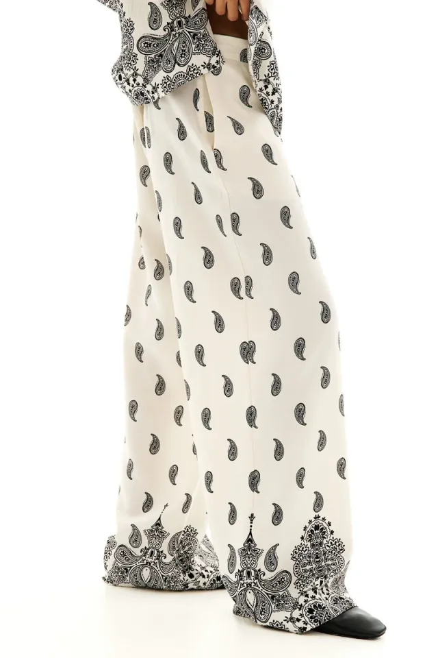 Ivory Paisley Print Wide-Leg Twill Trousers for Women – image 3
