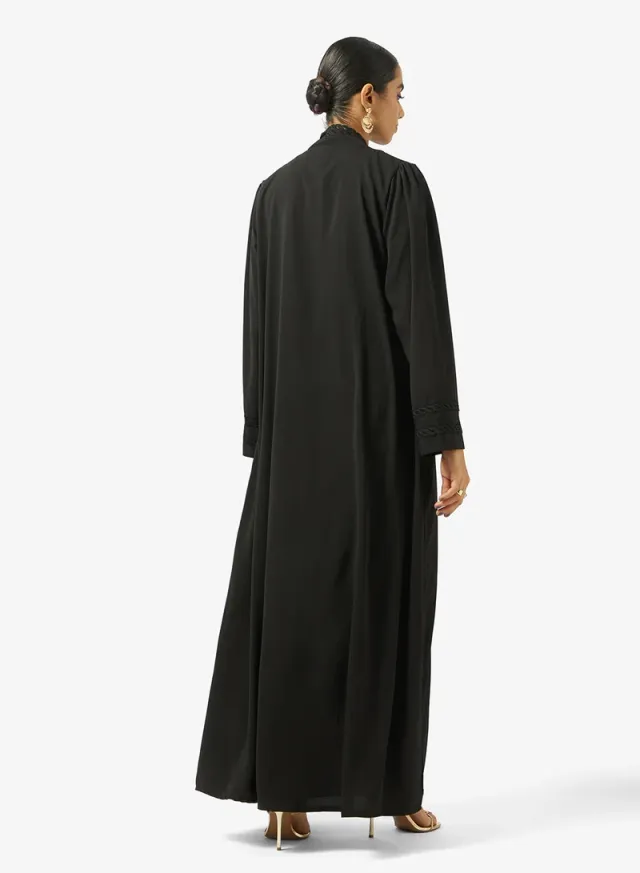 Black Embroidered Abaya with Matching Sheila - Hayas Closet – image 2