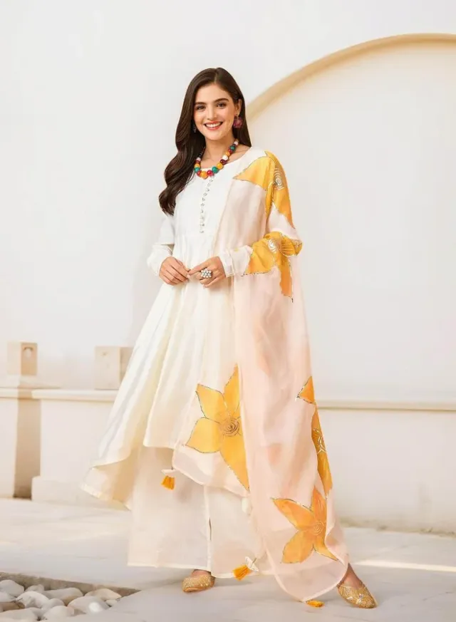 Women's Off-White Cotton Anarkali Kurta Set – image 2