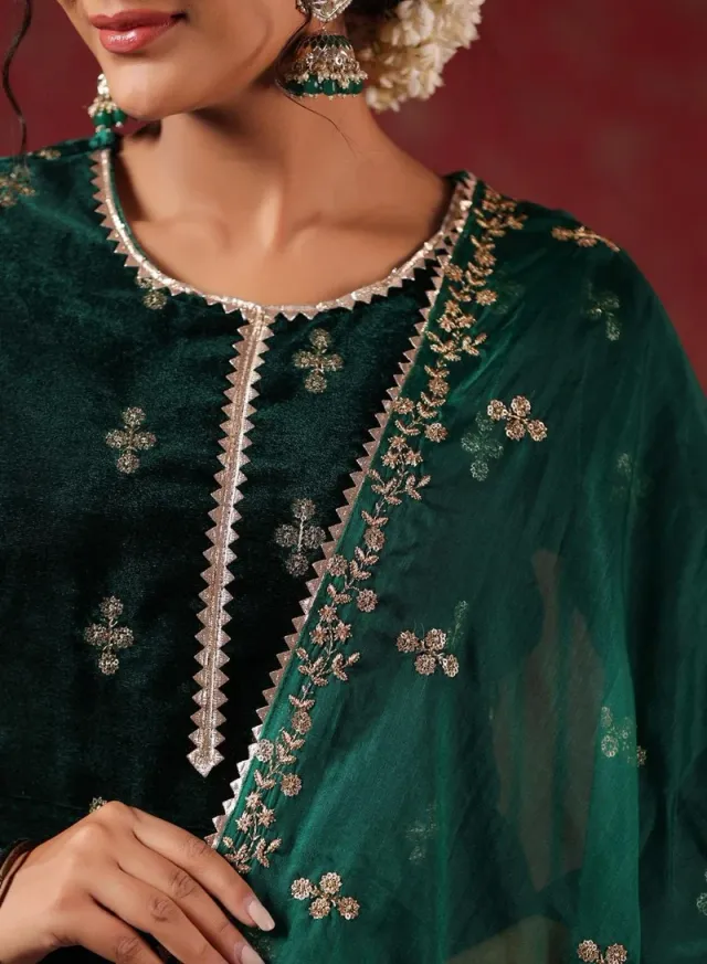 Women's Green Velvet Self Design Palazzo Kurta Set - Straight Fit – image 2