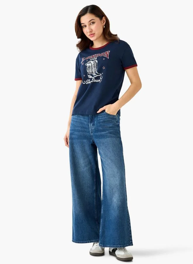 تي شيرت من القطن المطبوع بقصة عادية من Lee Cooper