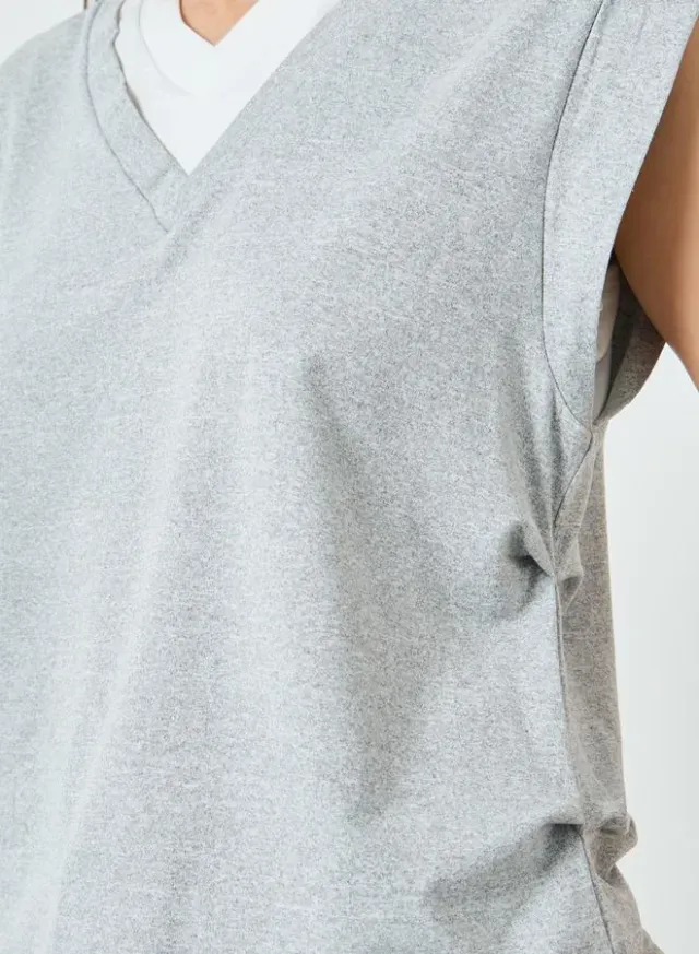Contrast Neckline Sleeveless T-Shirt Grey – image 4