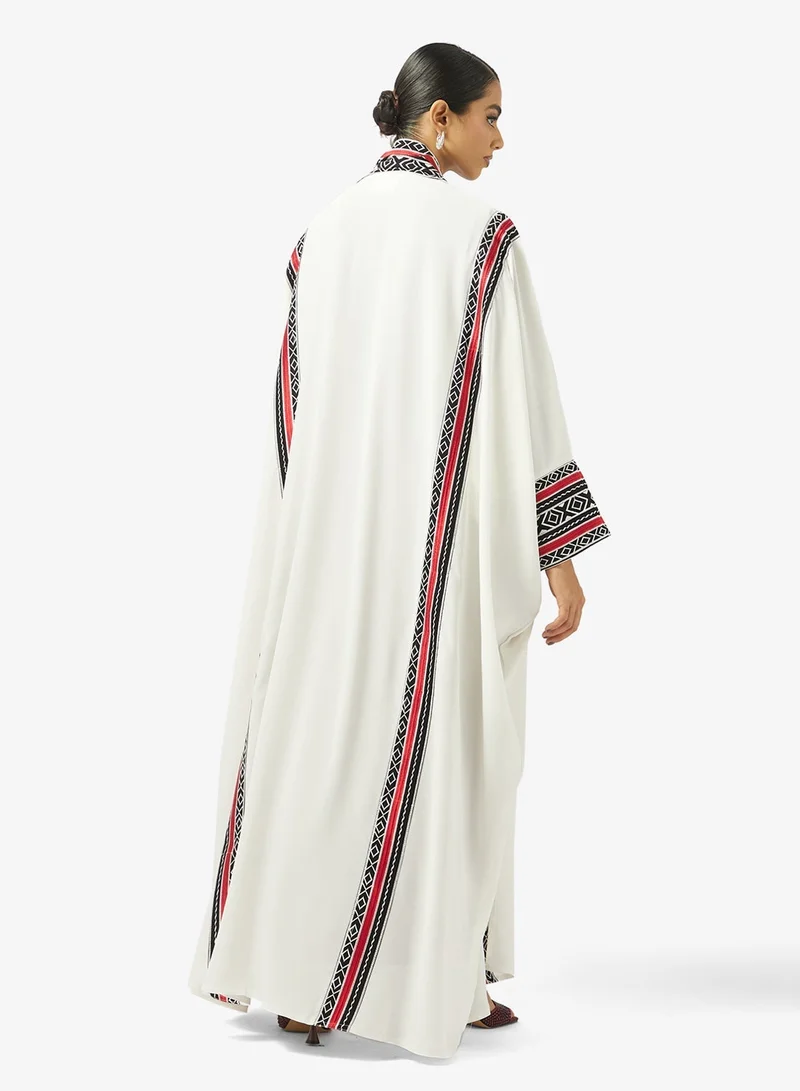 طقم عباية مفتوحة مطرزة