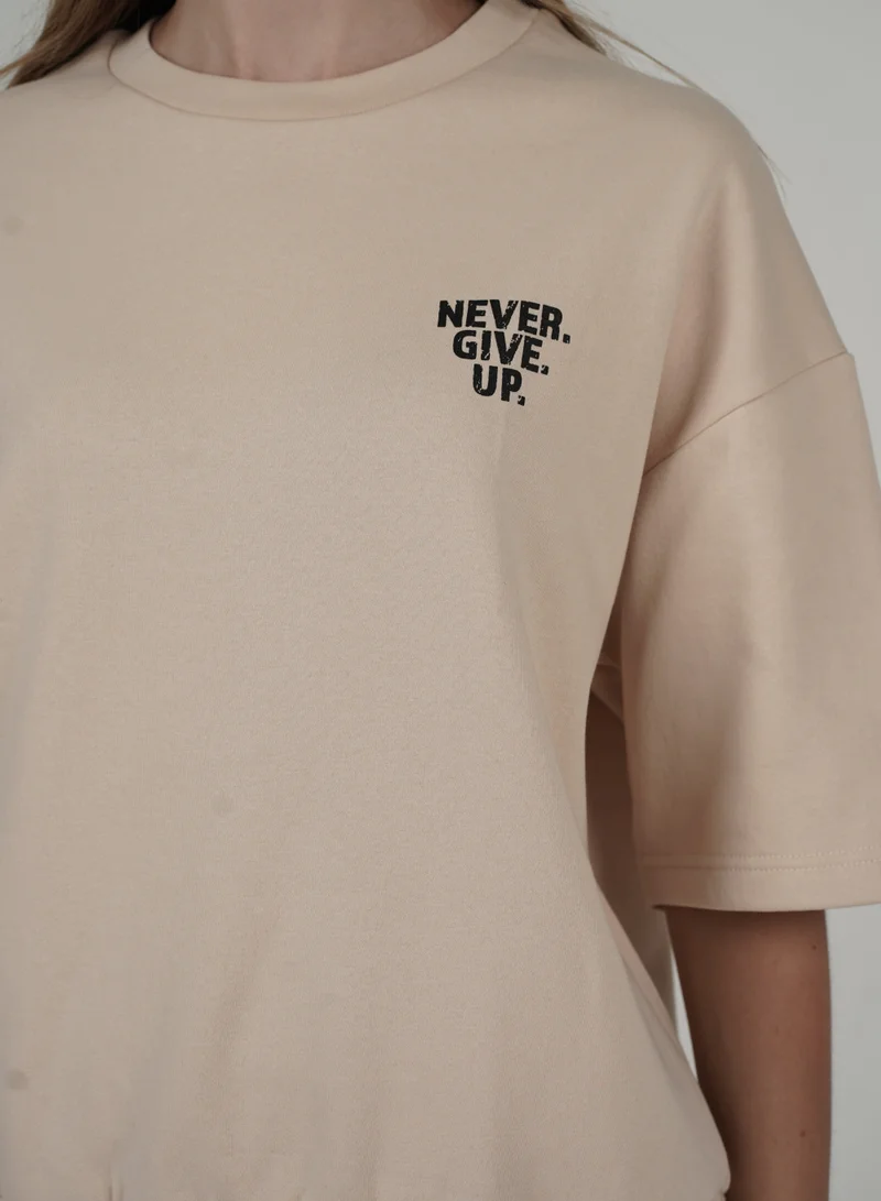 هودي بأكمام قصيرة