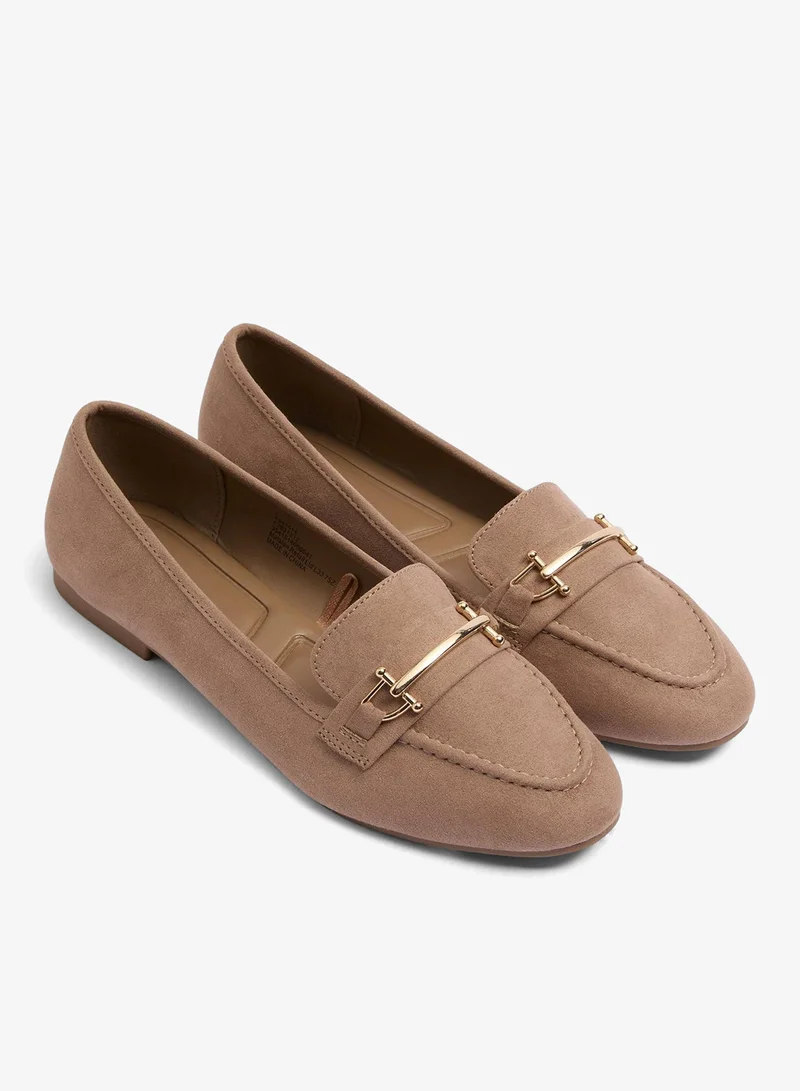 Metal Bar Loafers Beige