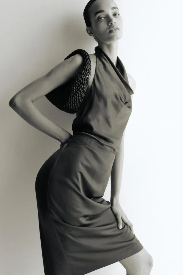 Satin Midi Dress with Halterneck and Back Slit – image 4