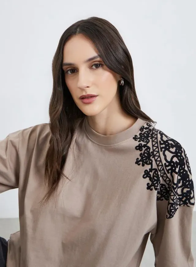 Women's Flocked Oversized T-Shirt Beige – image 5