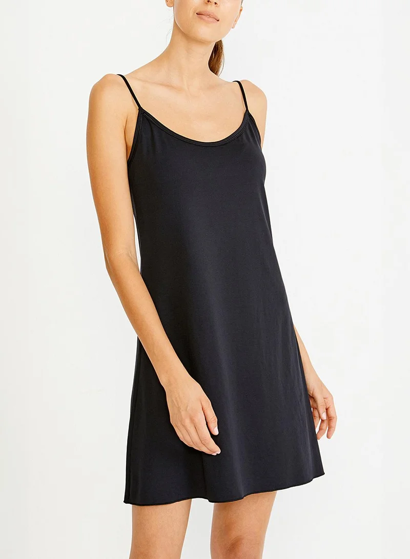 Smart Scoop Neck Slip Black