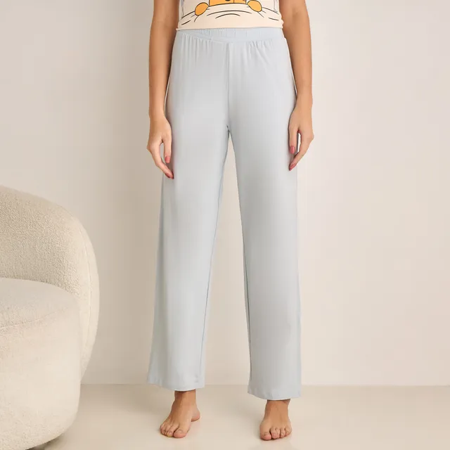 V-Neck T-Shirt and Trousers Pyjama Set – image 4
