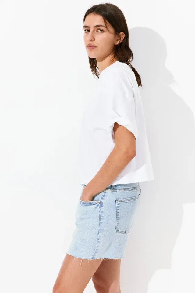 Women's High-Rise Skinny Denim Shorts - Light Wash – image 3