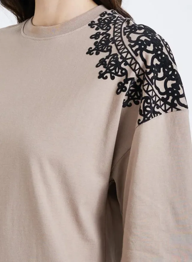 Women's Flocked Oversized T-Shirt Beige – image 3