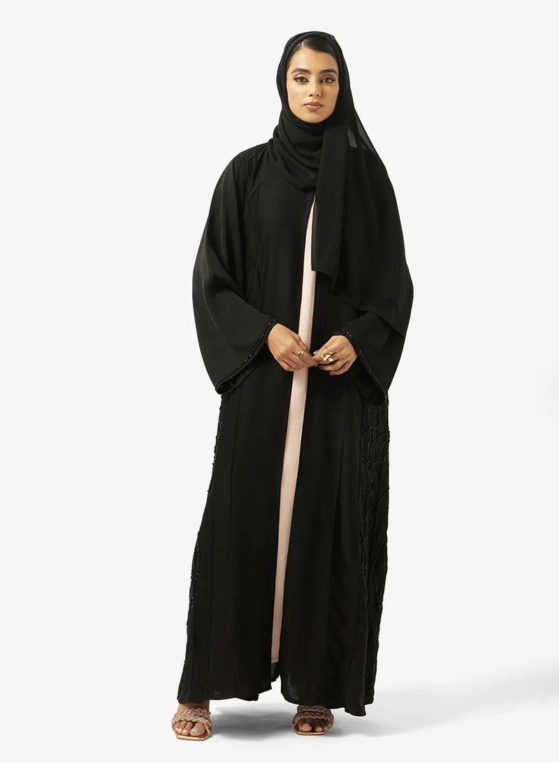 عباية وشيلة مزينة