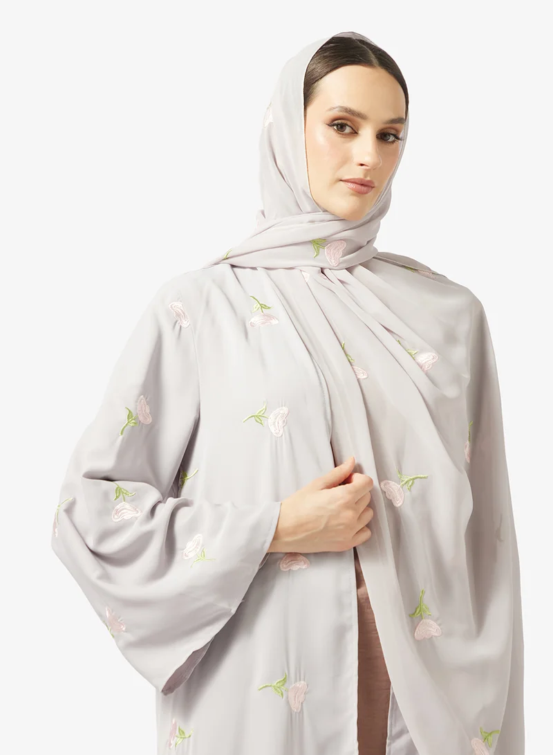 عباية مطرزة أنيقة