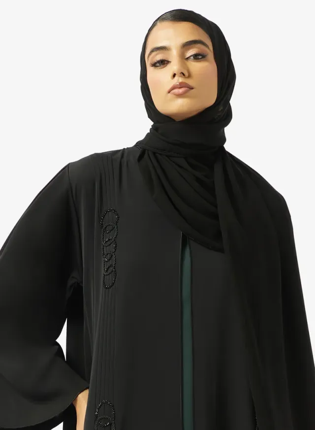 عباية مفتوحة مزينة بياقة على شكل حرف – صورة 3