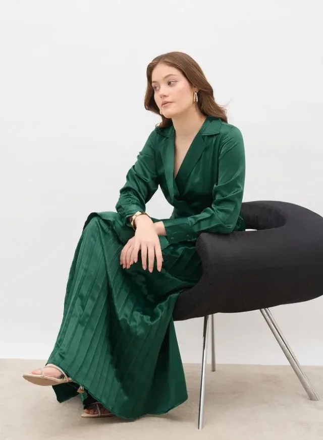 Styli Satin Pleated Wrap Maxi Dress Emerald Green – image 6