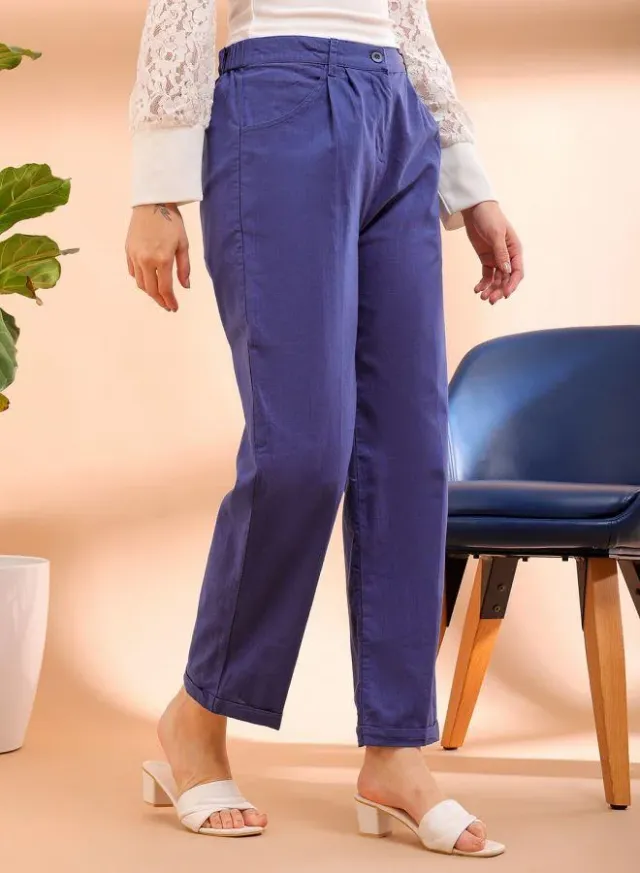 Women's Mid-Rise Pleated Pants – image 4