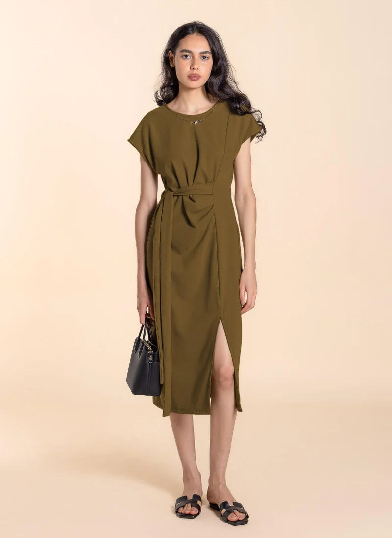 COMFORT WASIT-TIE DRESS WITH SLIT