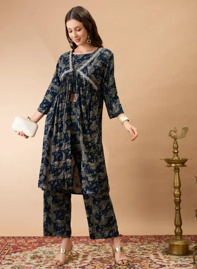 Paisley Print 3-Piece Crop Top, Pants and Shrug Set Blue