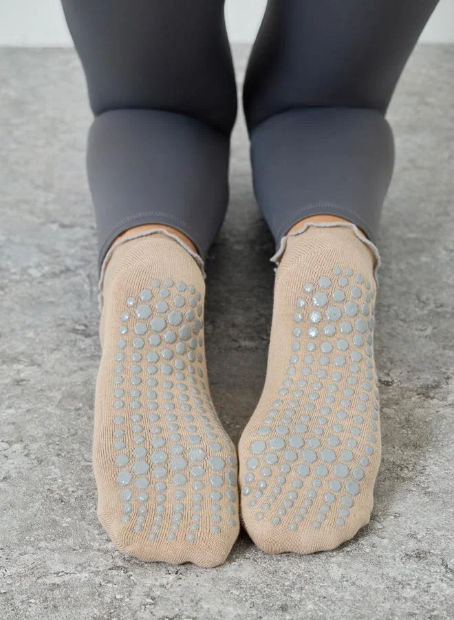 Heart Print Lettuce Edge Silicon Pad Socks Beige