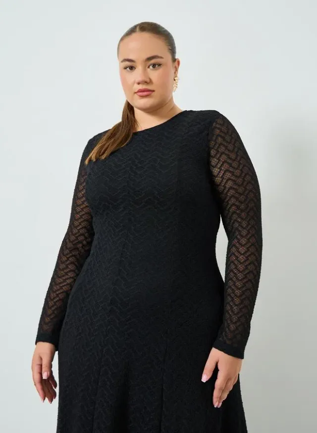 Plus Size Lace A-Line Maxi Dress Black – image 2