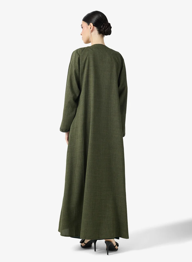 طقم عباية وشيلة مطرزة