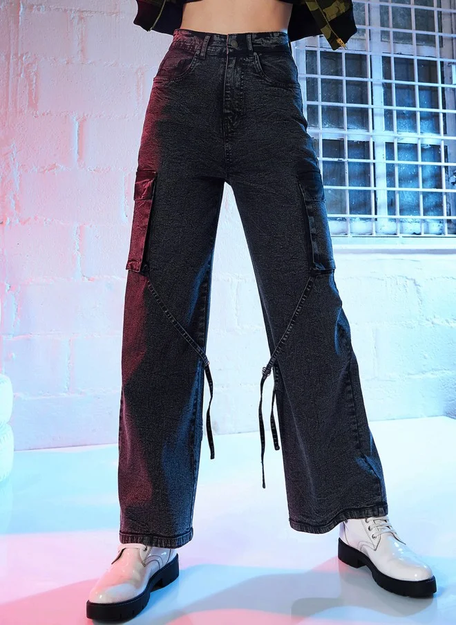 Women's High-Rise Straight Fit Cargo Jeans Black