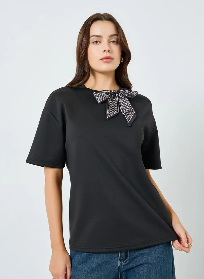 Women's Oversized T-Shirt with Neck Scarf Black